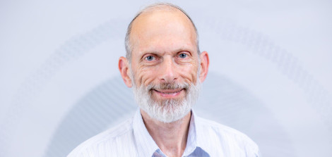 פרופ' רון עדין